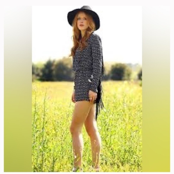 H&M X COACHELLA SHORTS ROMPER WESTERN FRINGE  LOW V-NECK COWGIRL POCKETS, SZ 6 - Picture 2 of 9